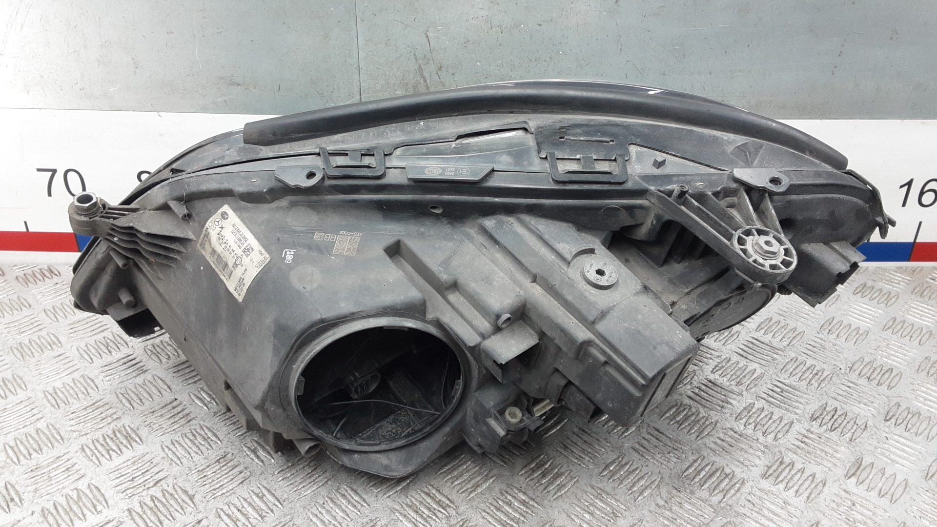 Фара правая