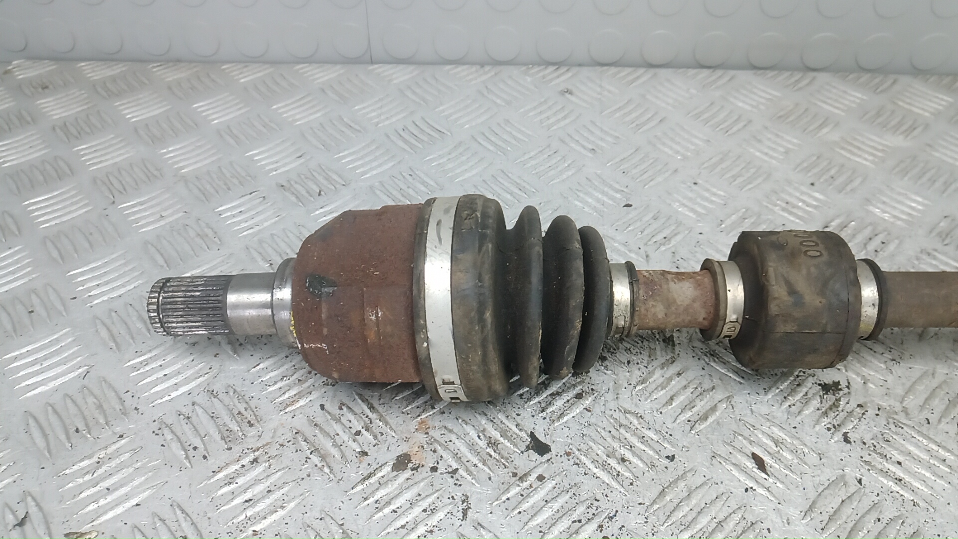 Полуось передняя левая