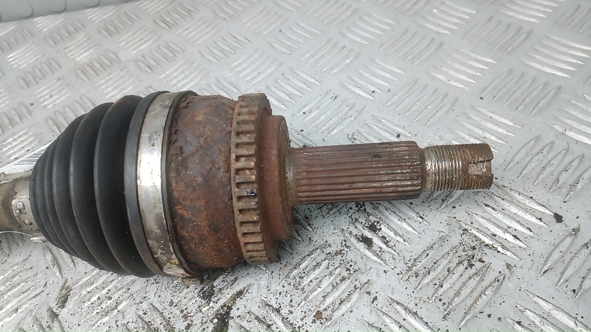 Полуось передняя левая