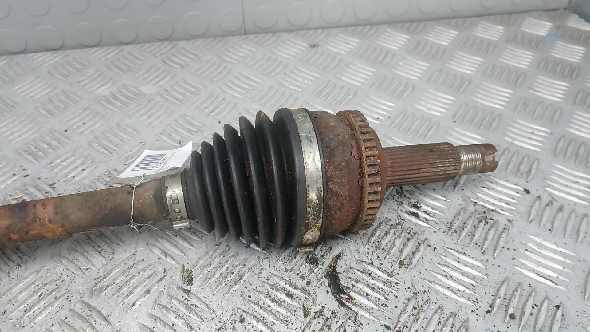 Полуось передняя левая