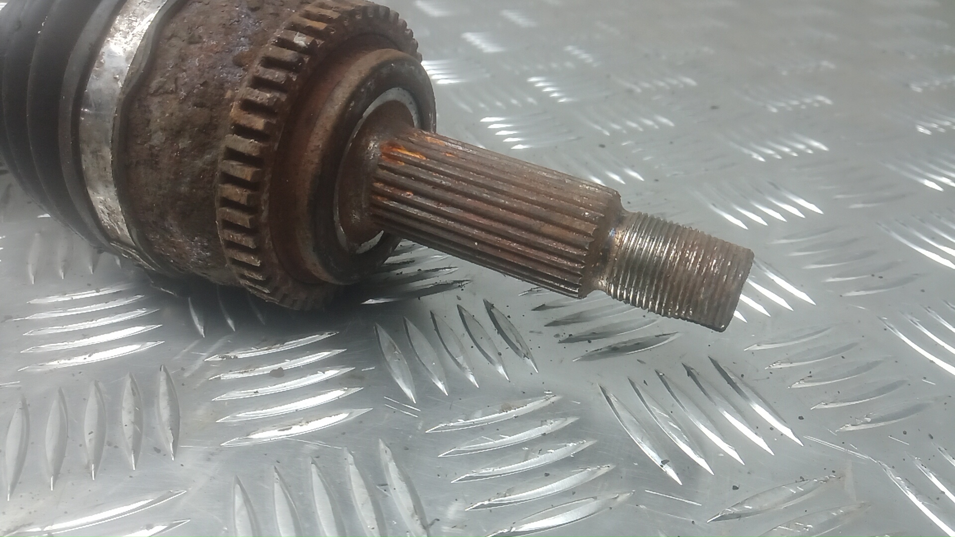 Полуось передняя правая