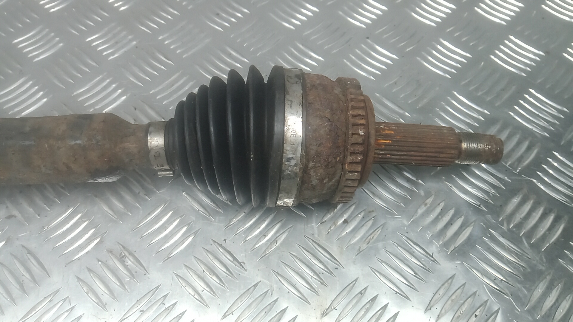 Полуось передняя правая