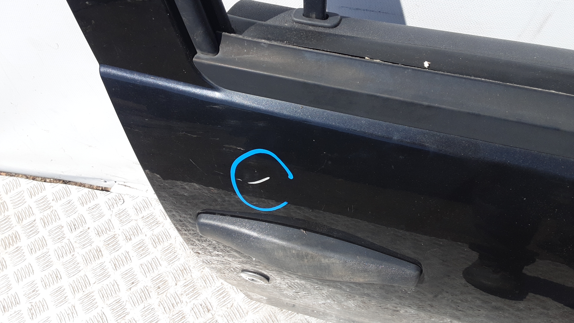 Дверь передняя правая