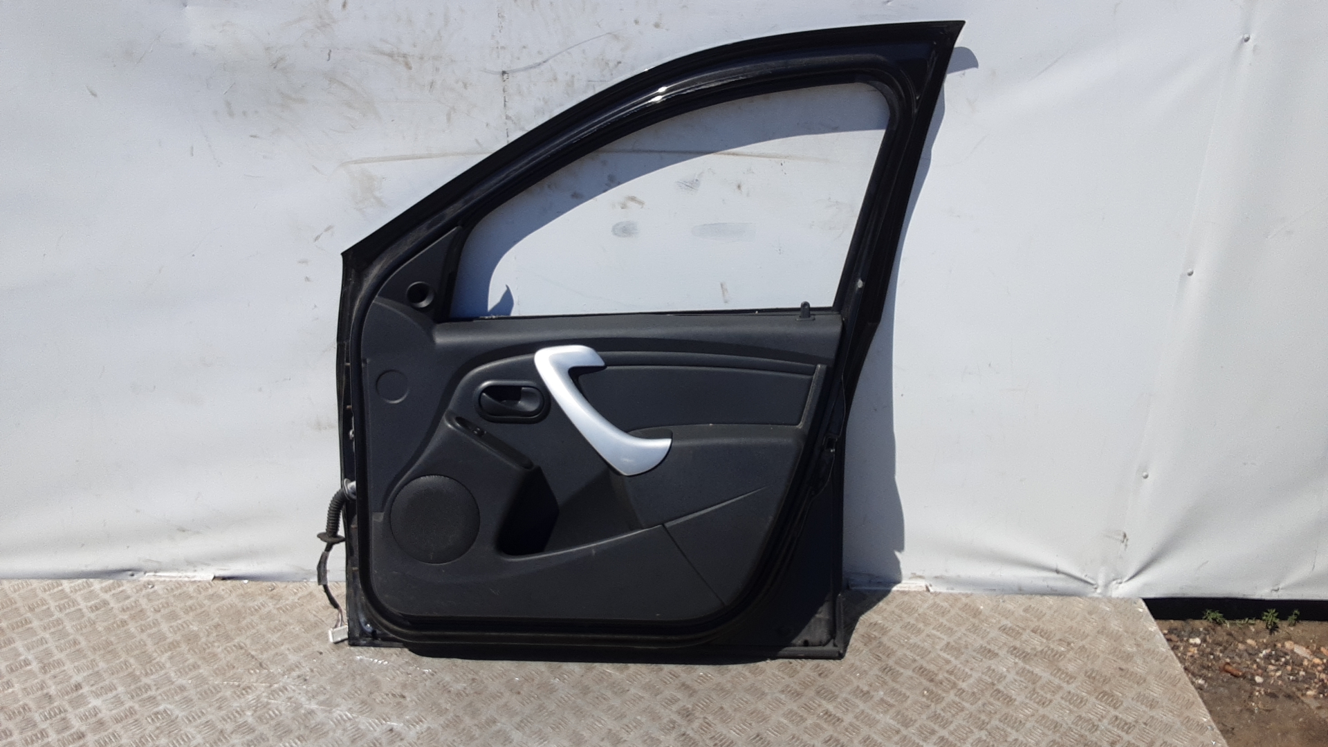 Дверь передняя правая