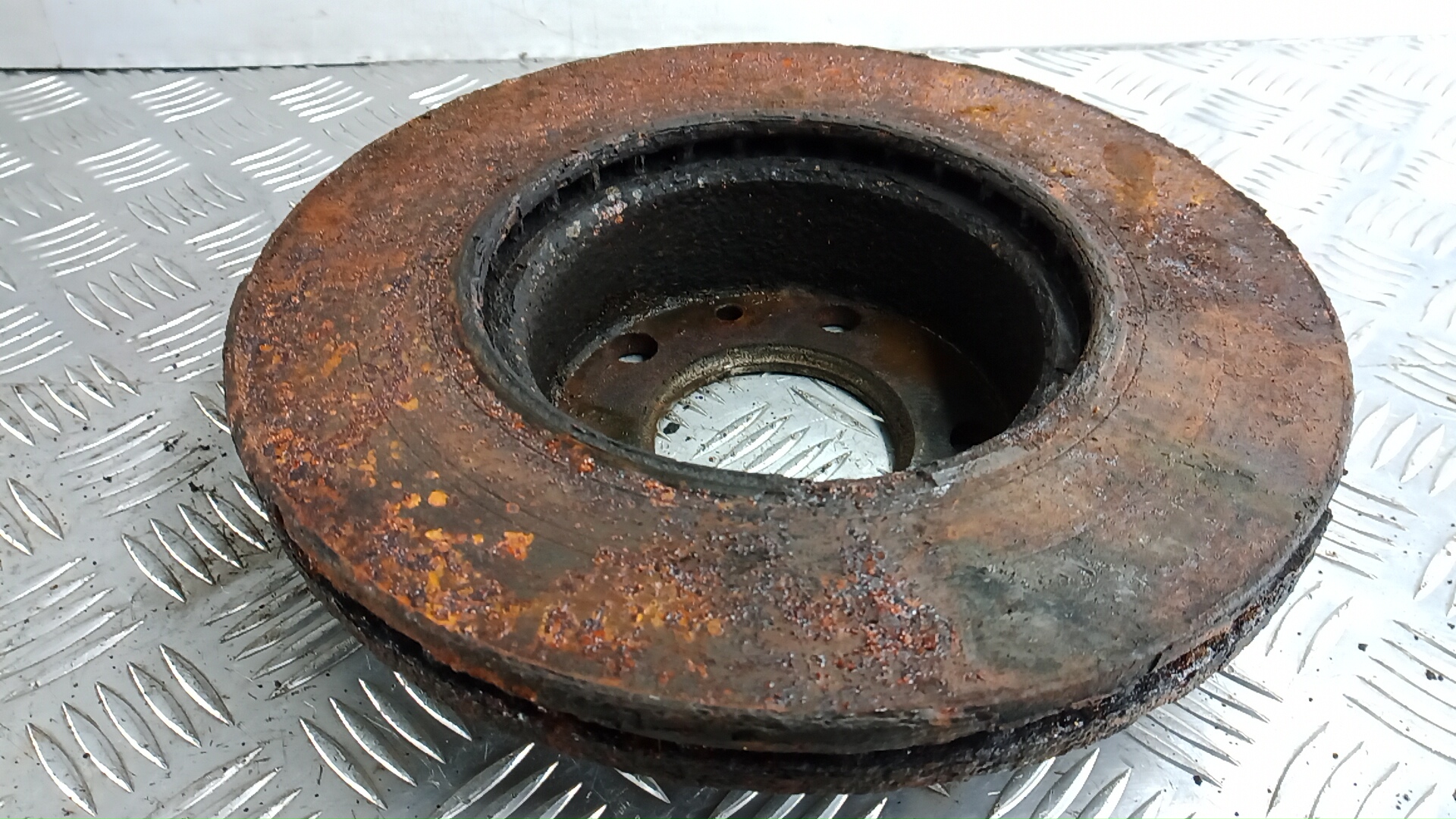 Диск тормозной передний вентилируемый