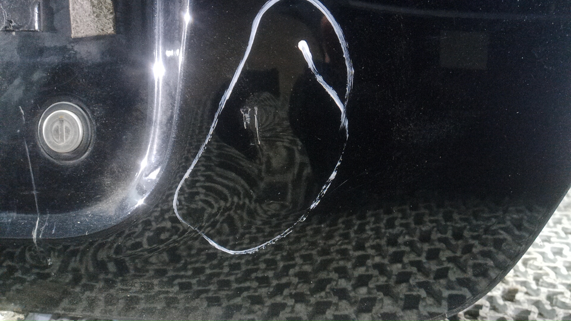 Дверь багажника