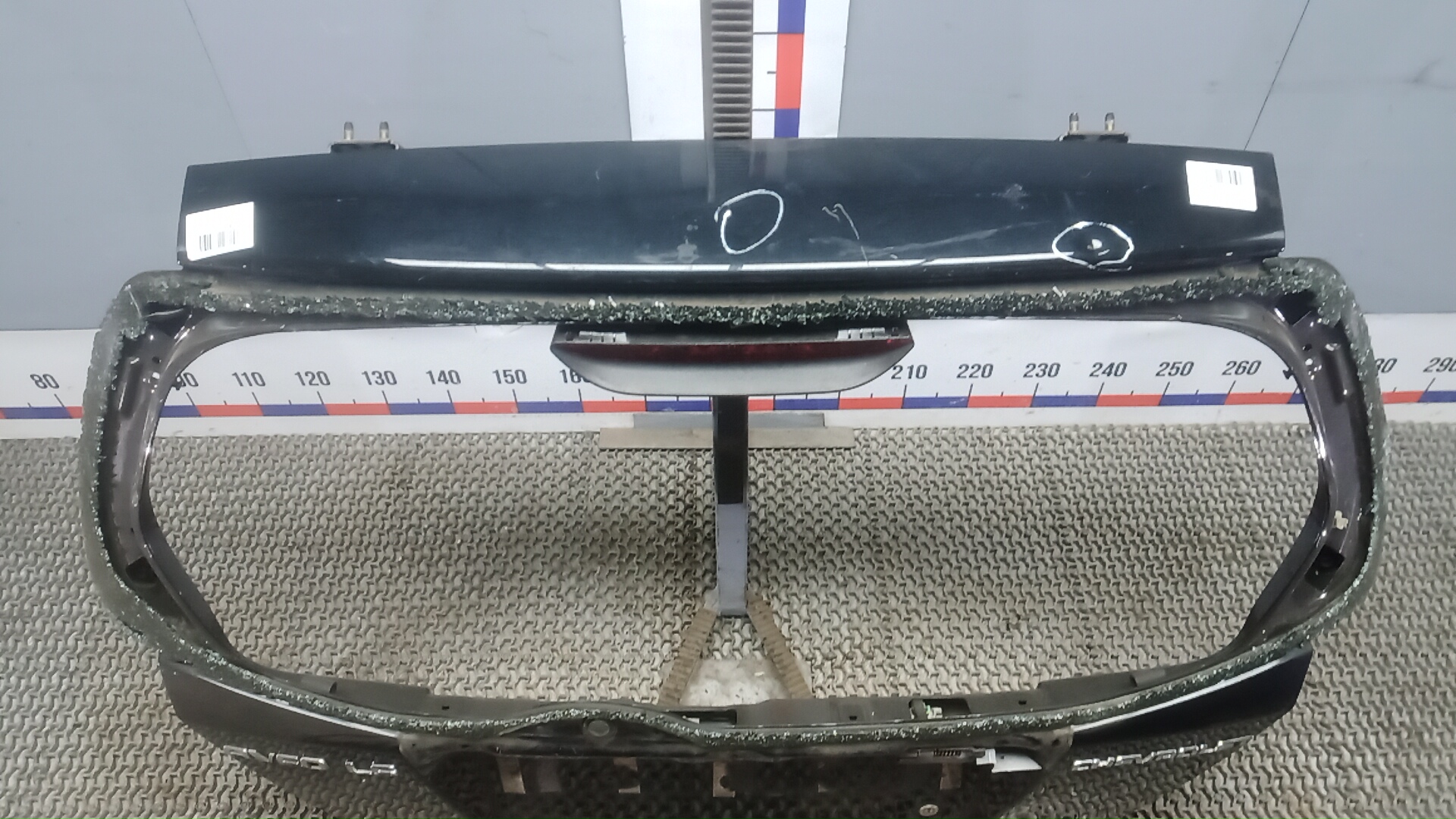 Дверь багажника