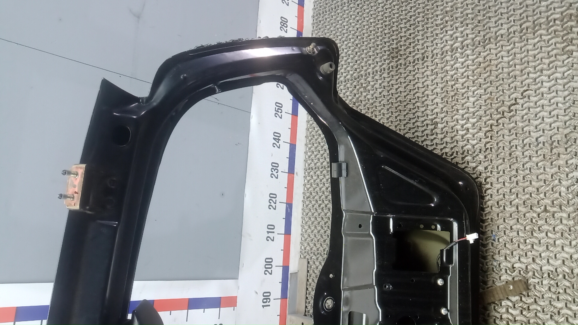 Дверь багажника