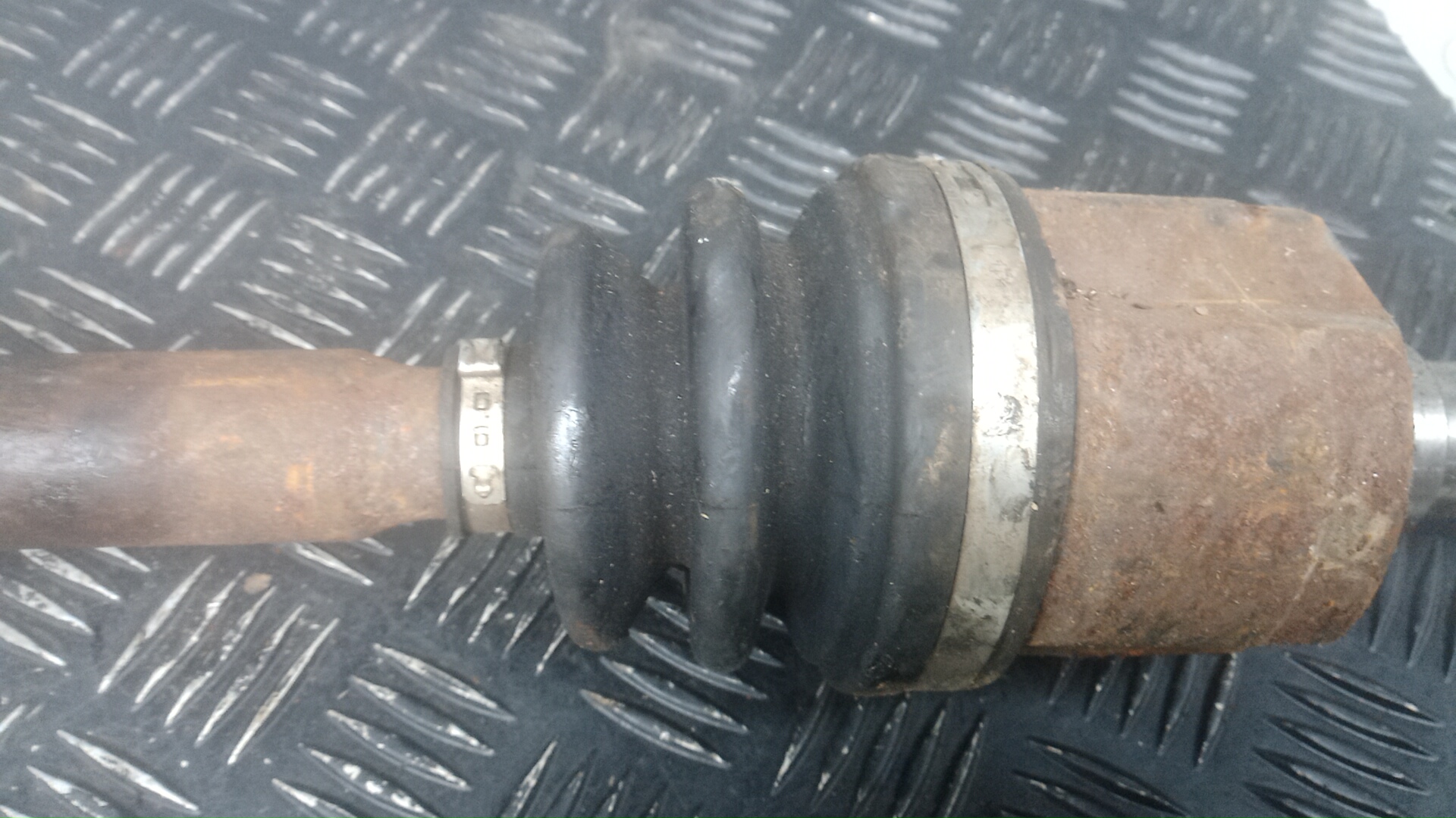 Полуось передняя правая