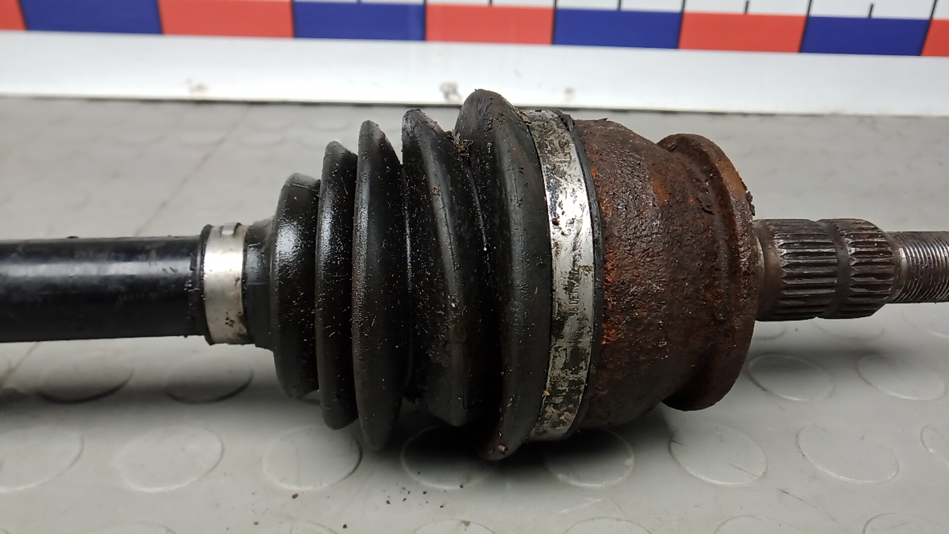 Полуось передняя правая