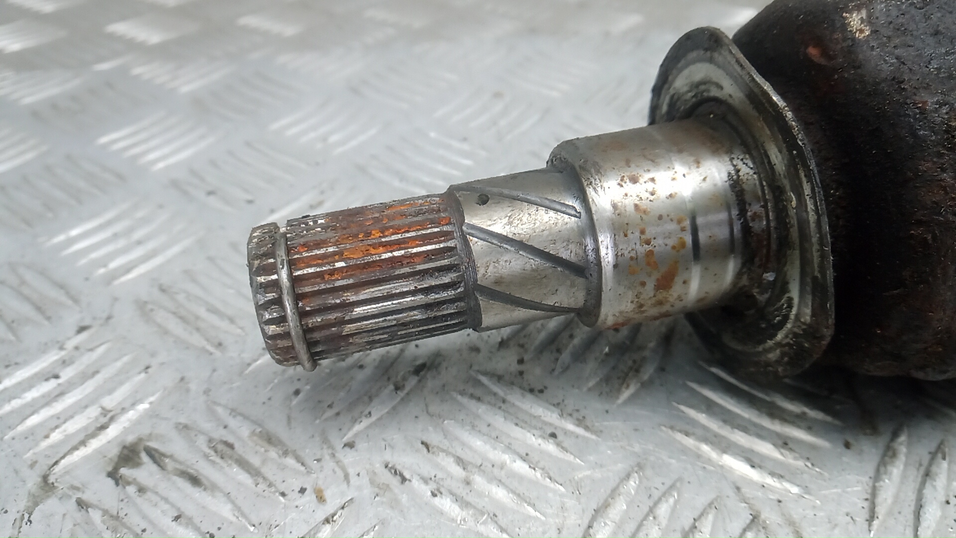 Полуось передняя правая