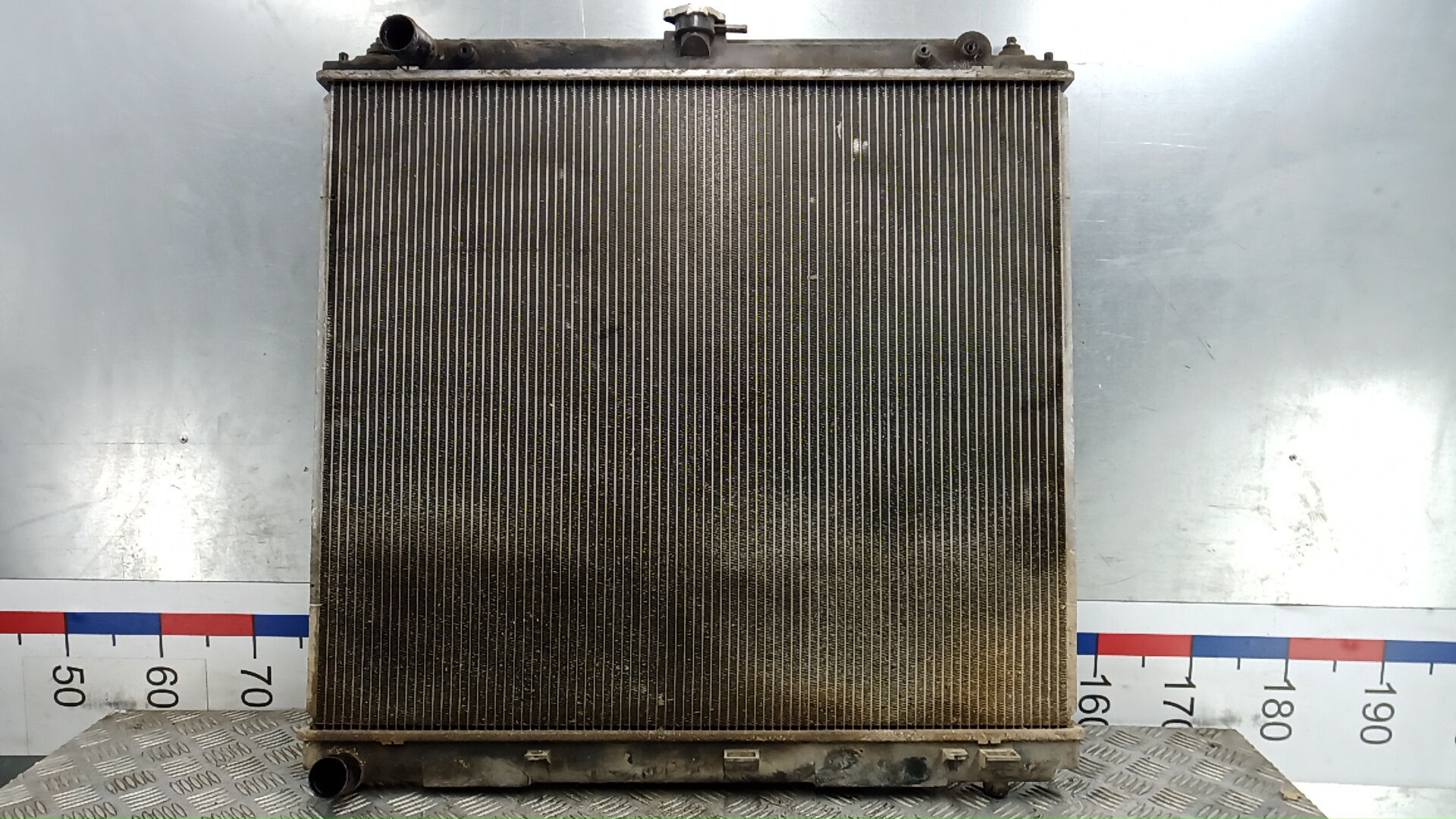 Радиатор охлаждения двигателя основной