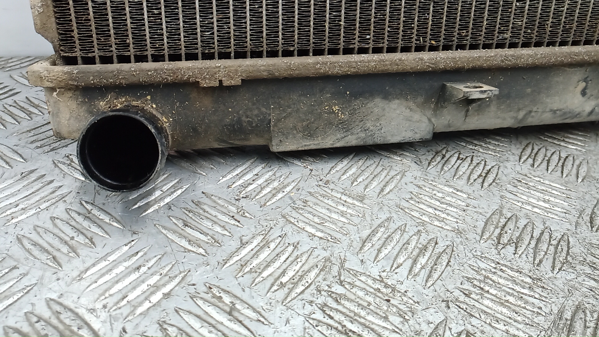 Радиатор охлаждения двигателя основной