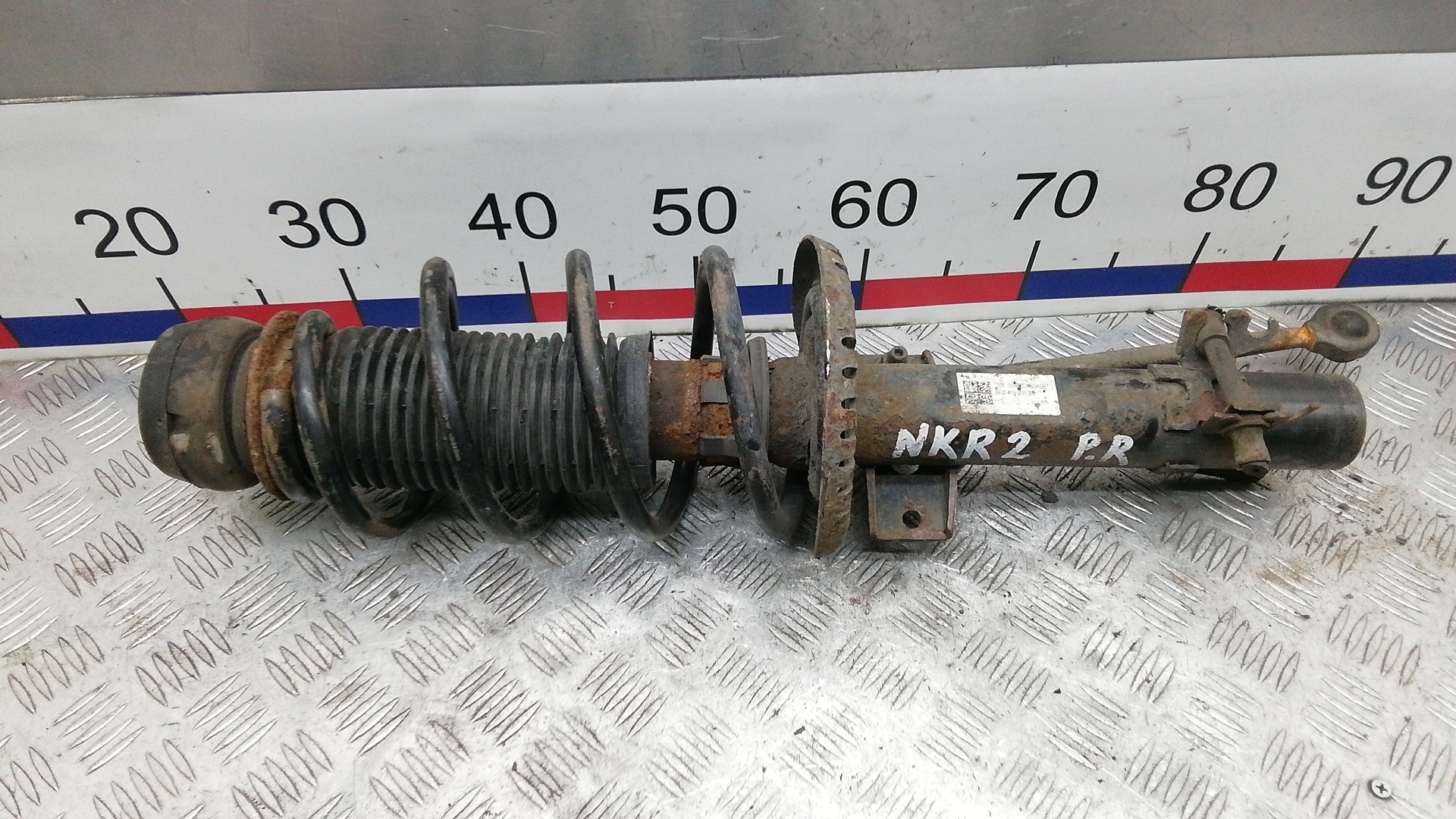 Амортизатор передний правый