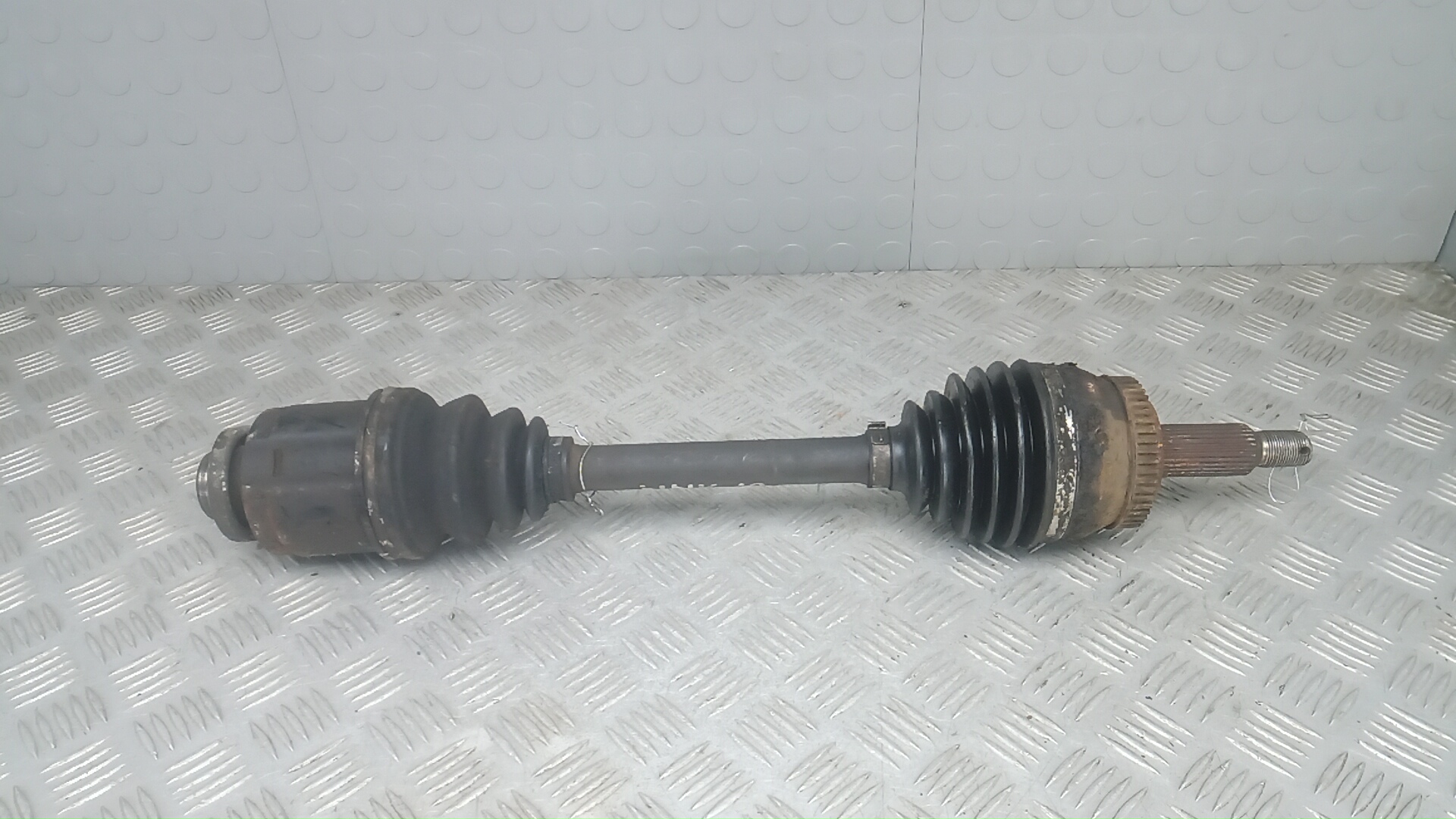 Полуось передняя левая