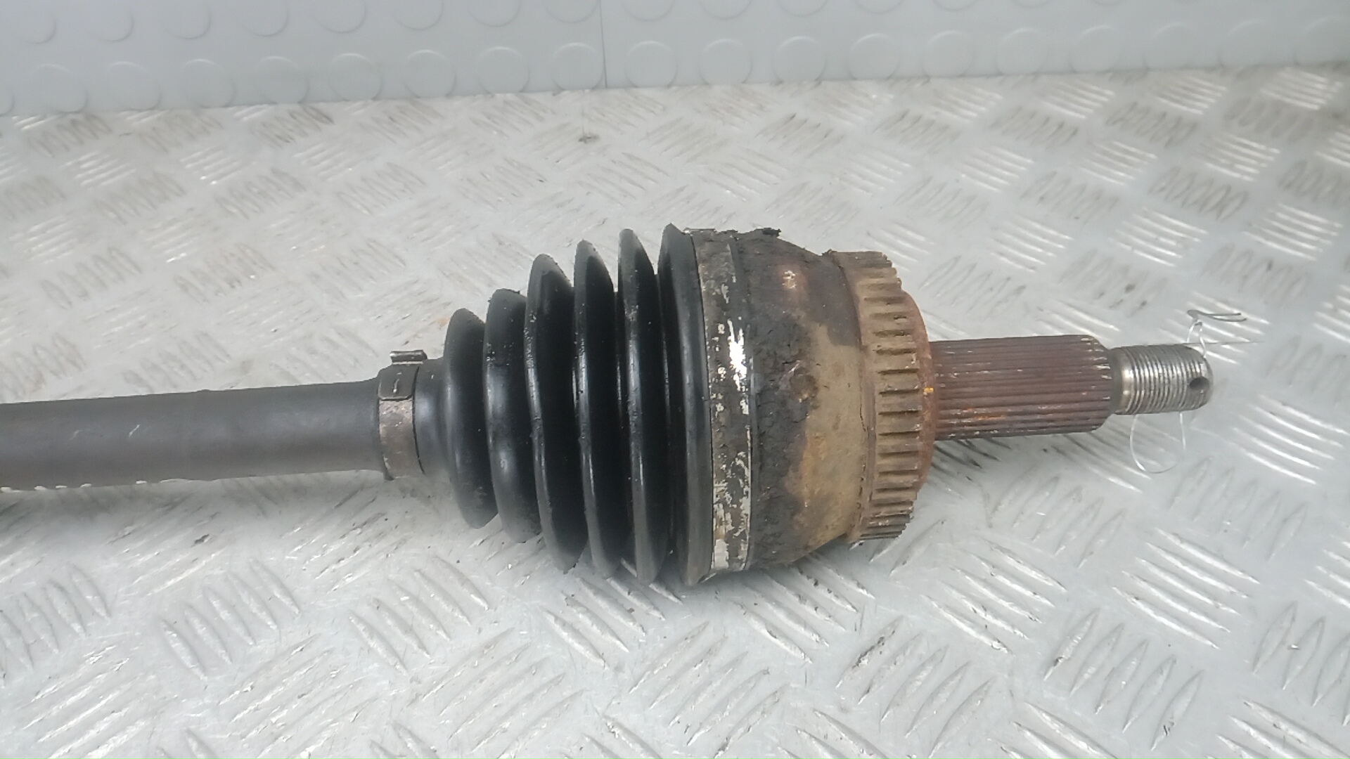 Полуось передняя левая