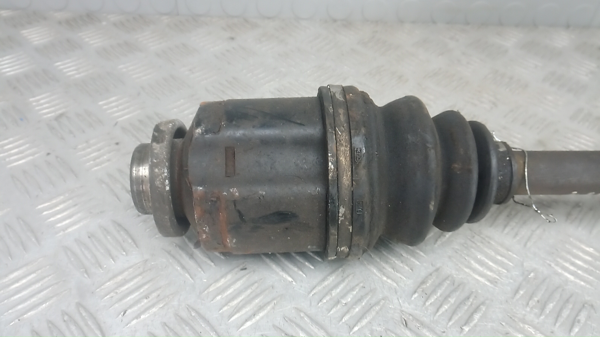 Полуось передняя левая