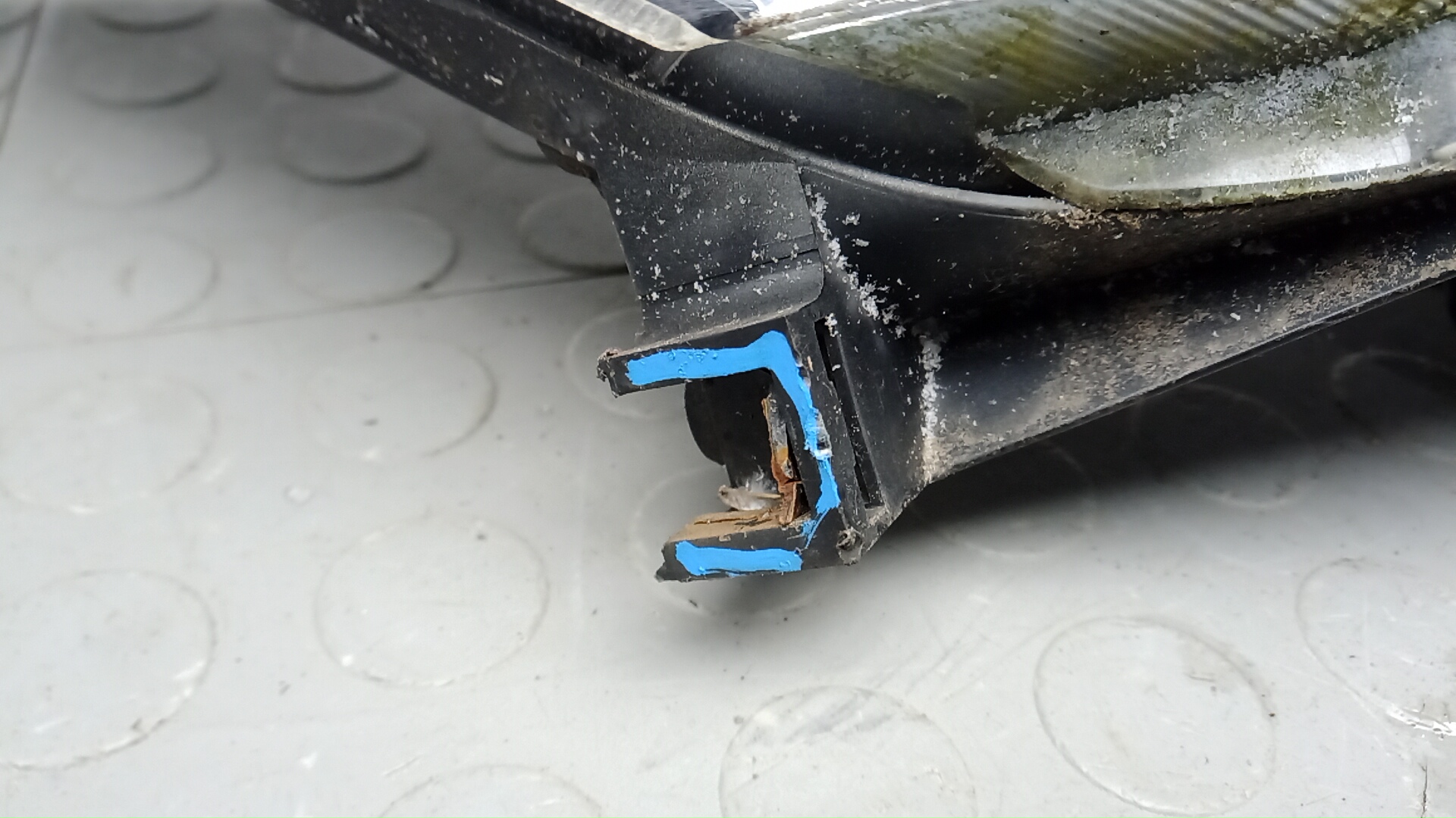 Фара правая