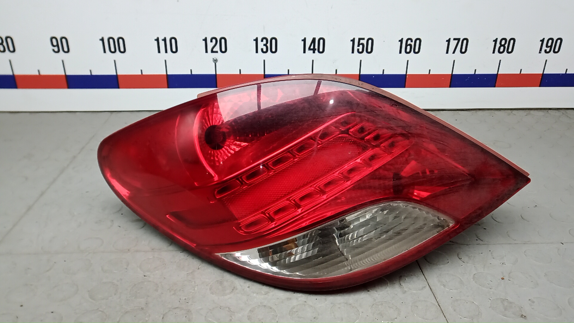 Фонарь задний левый