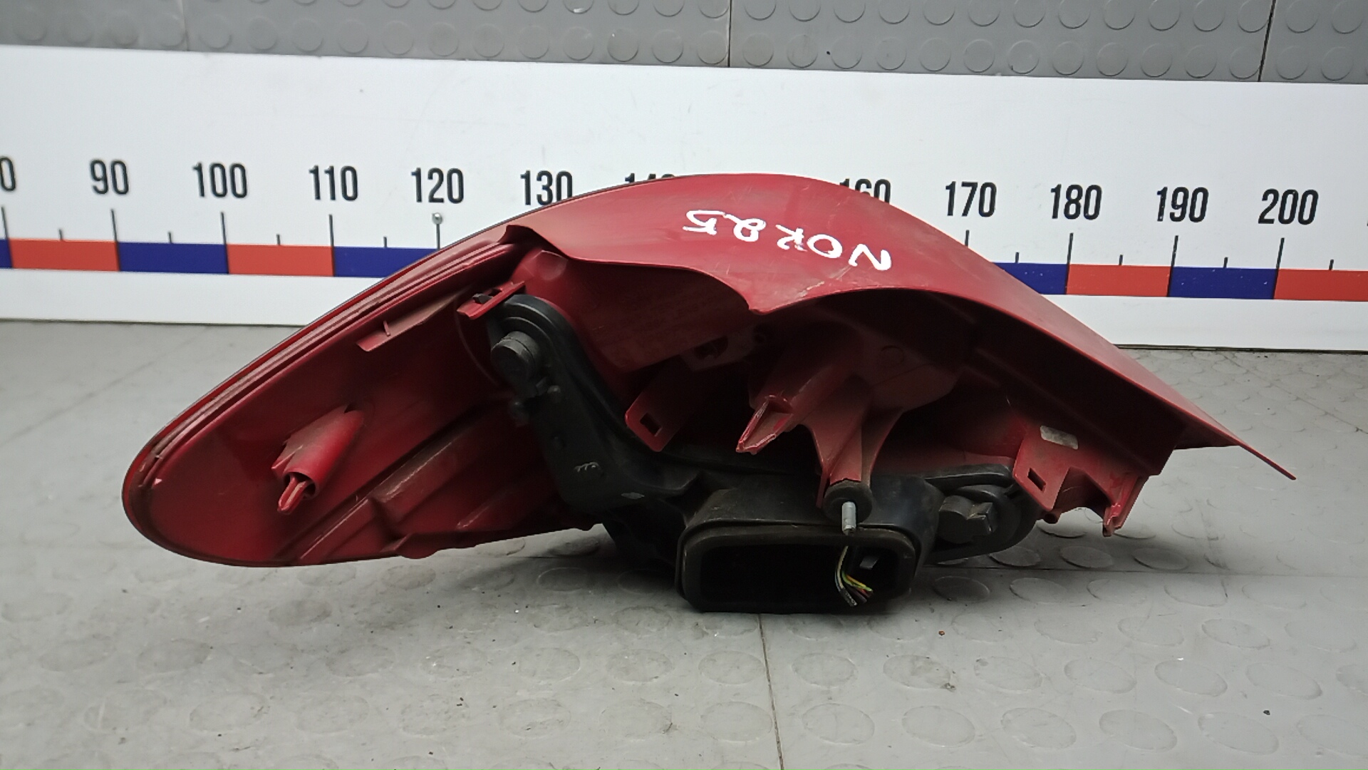 Фонарь задний правый