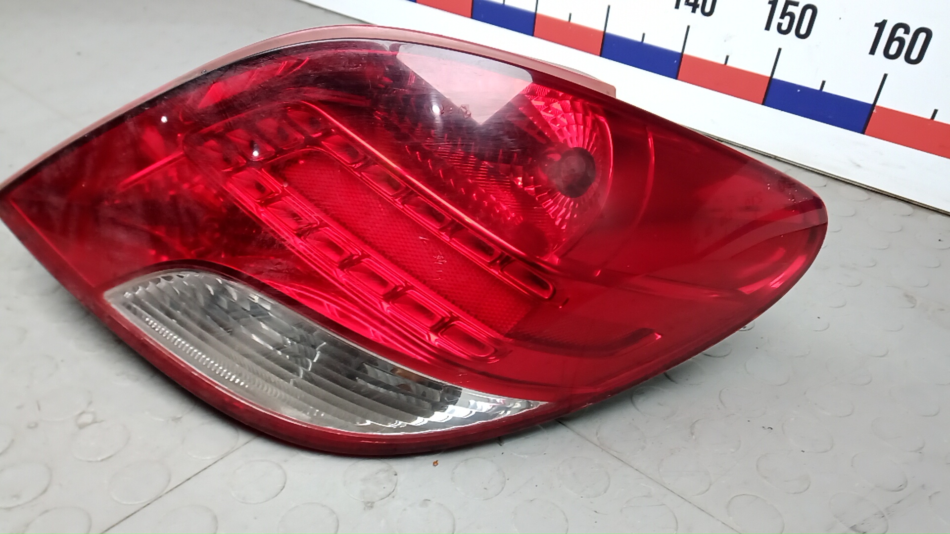 Фонарь задний правый