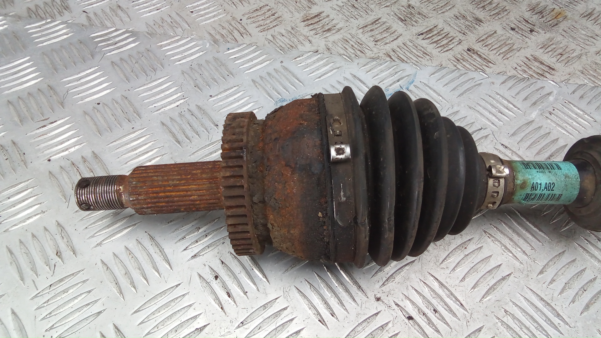 Полуось передняя левая