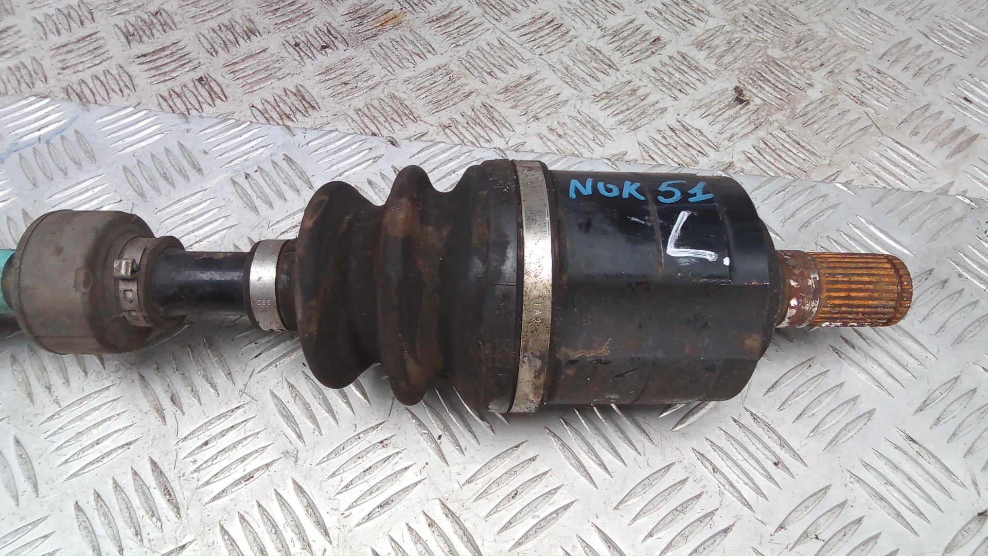 Полуось передняя левая