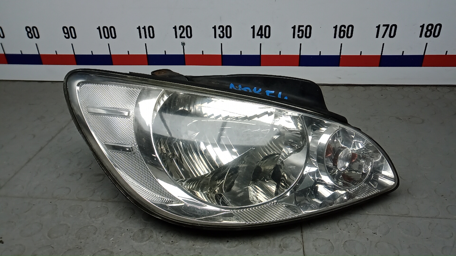 Фара правая