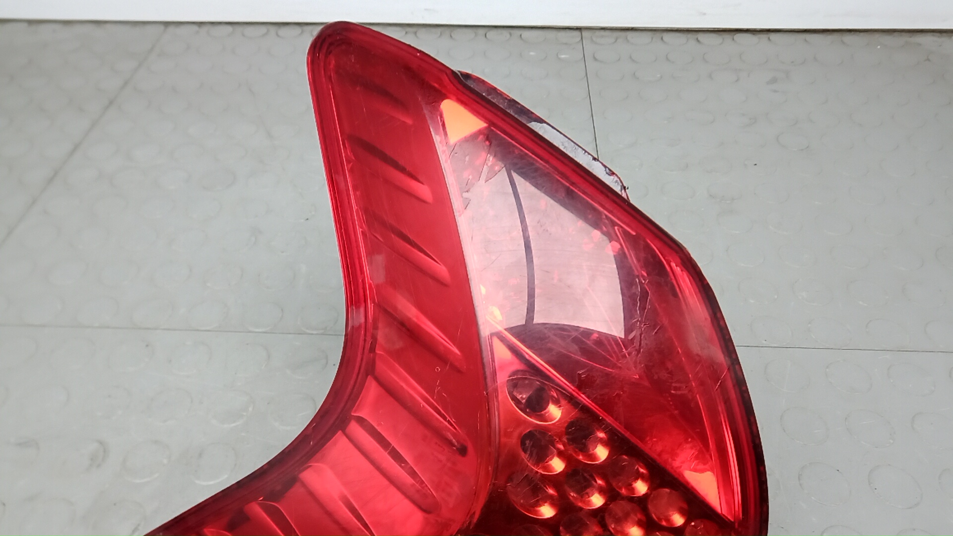 Фонарь задний левый