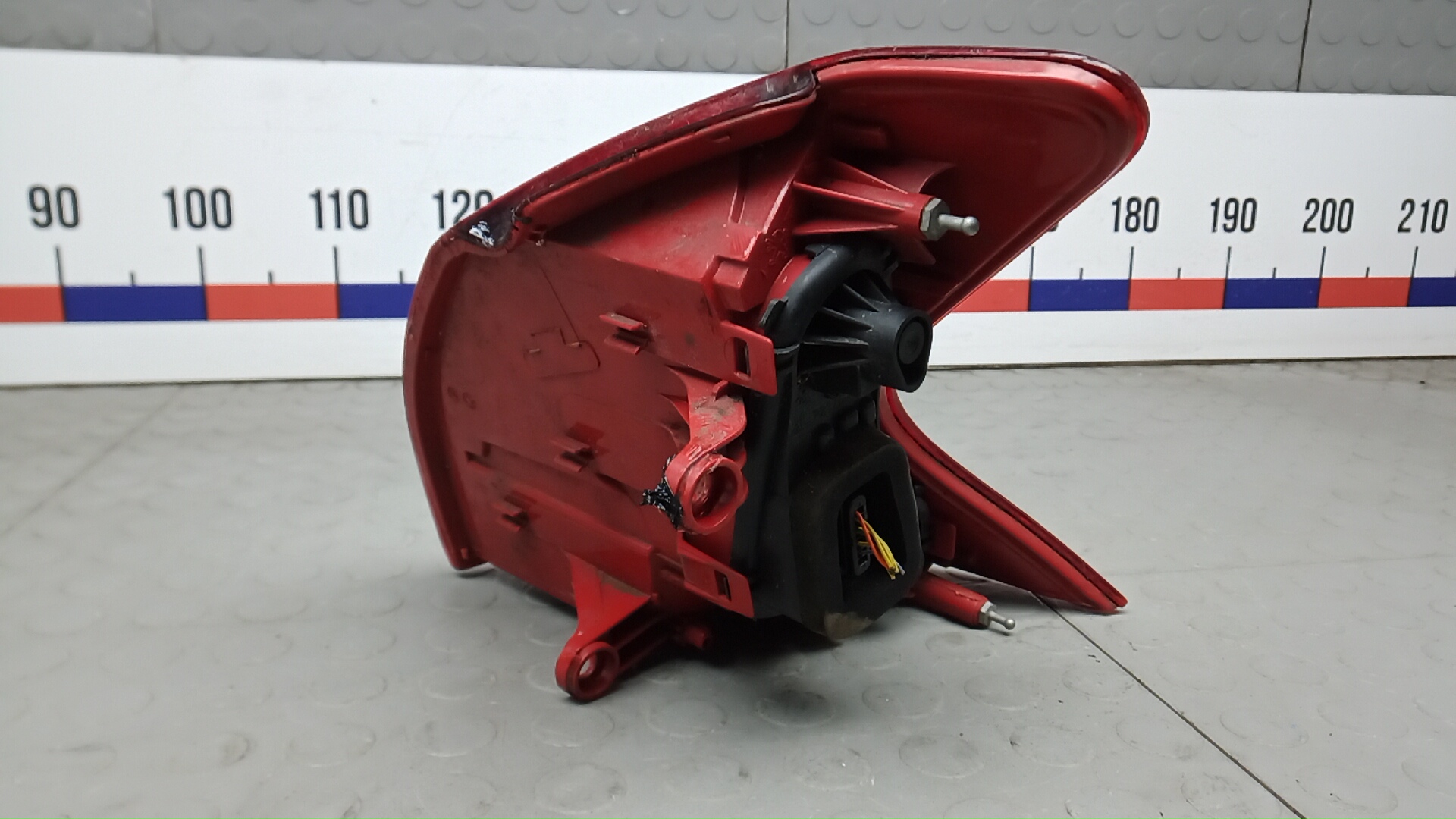 Фонарь задний левый