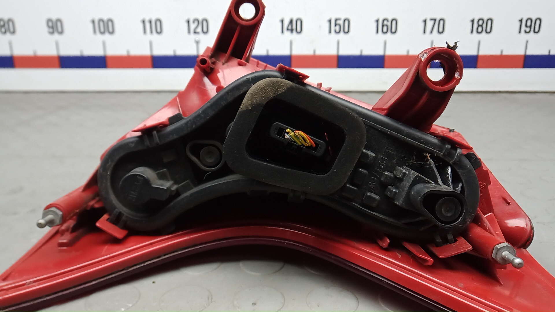 Фонарь задний левый