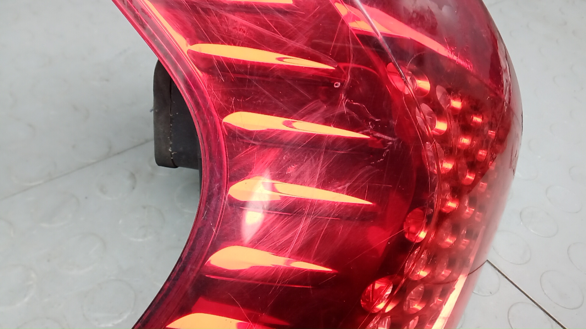 Фонарь задний левый