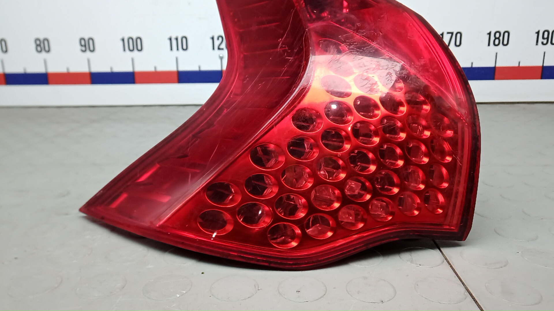 Фонарь задний левый