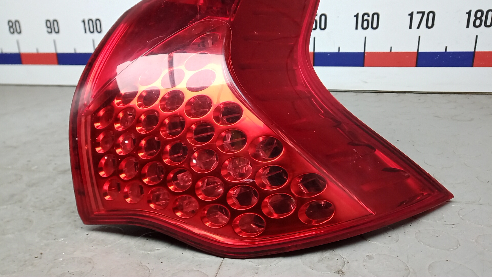 Фонарь задний правый