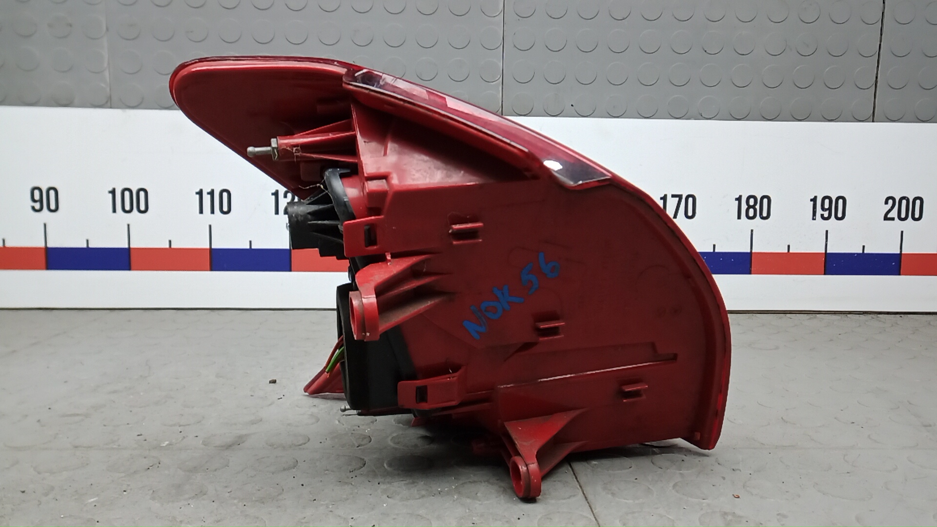 Фонарь задний правый