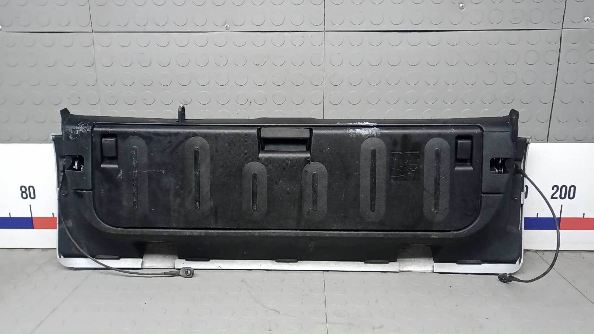 Дверь багажника нижняя (борт)