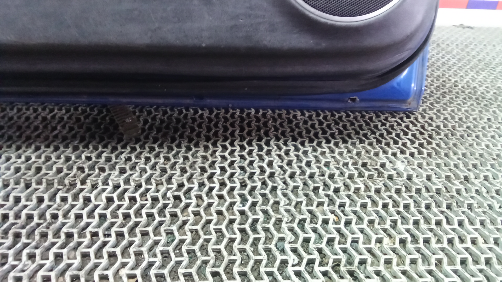 Дверь передняя левая