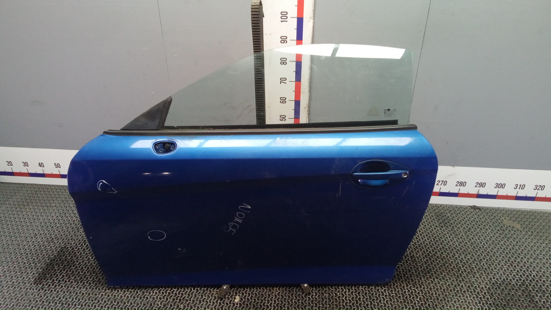 Дверь передняя левая