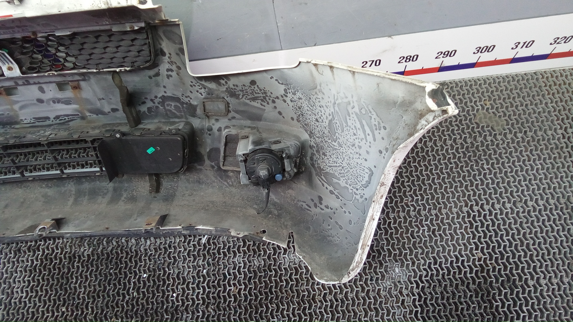 Бампер передний