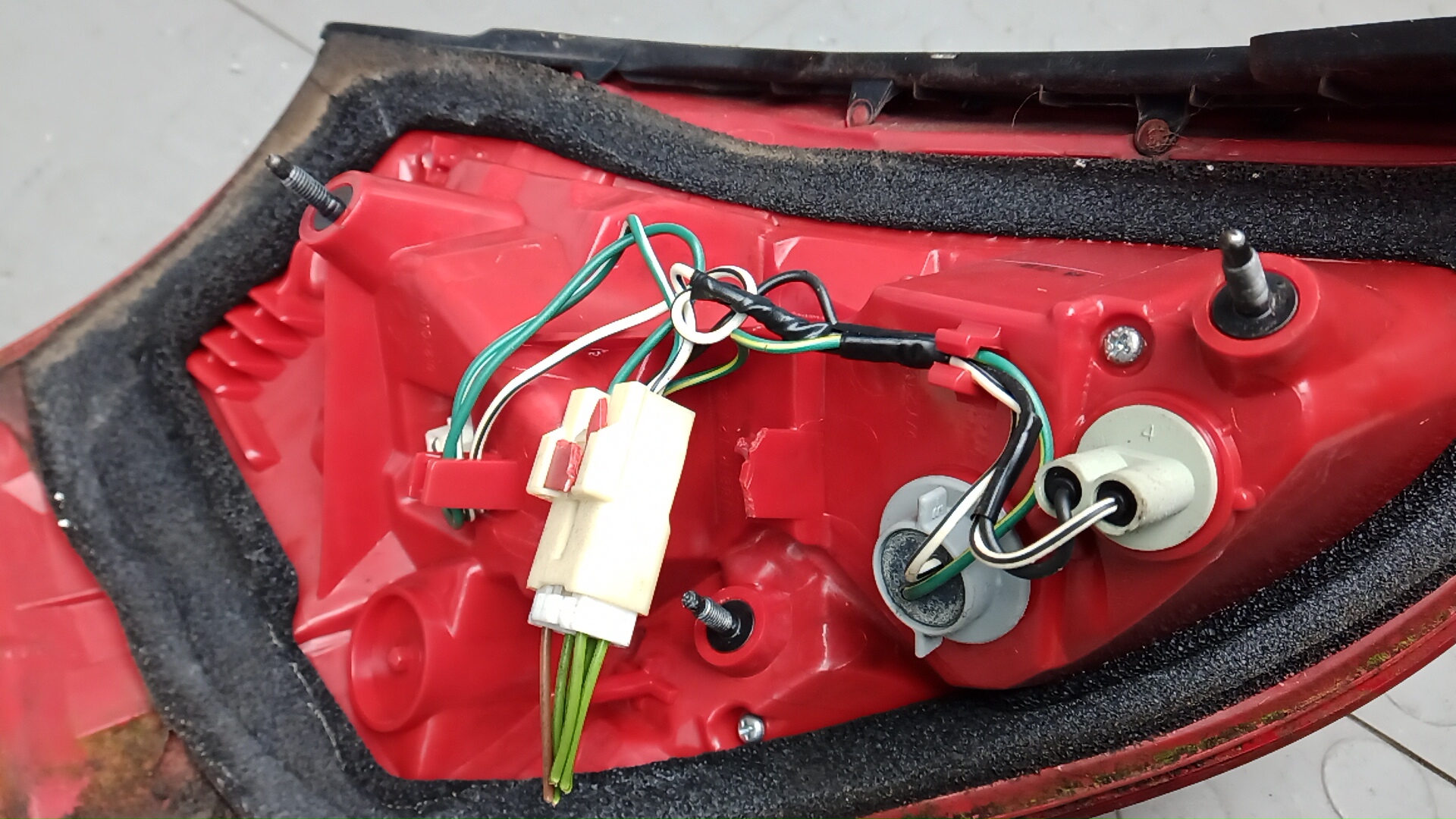 Фонарь задний правый