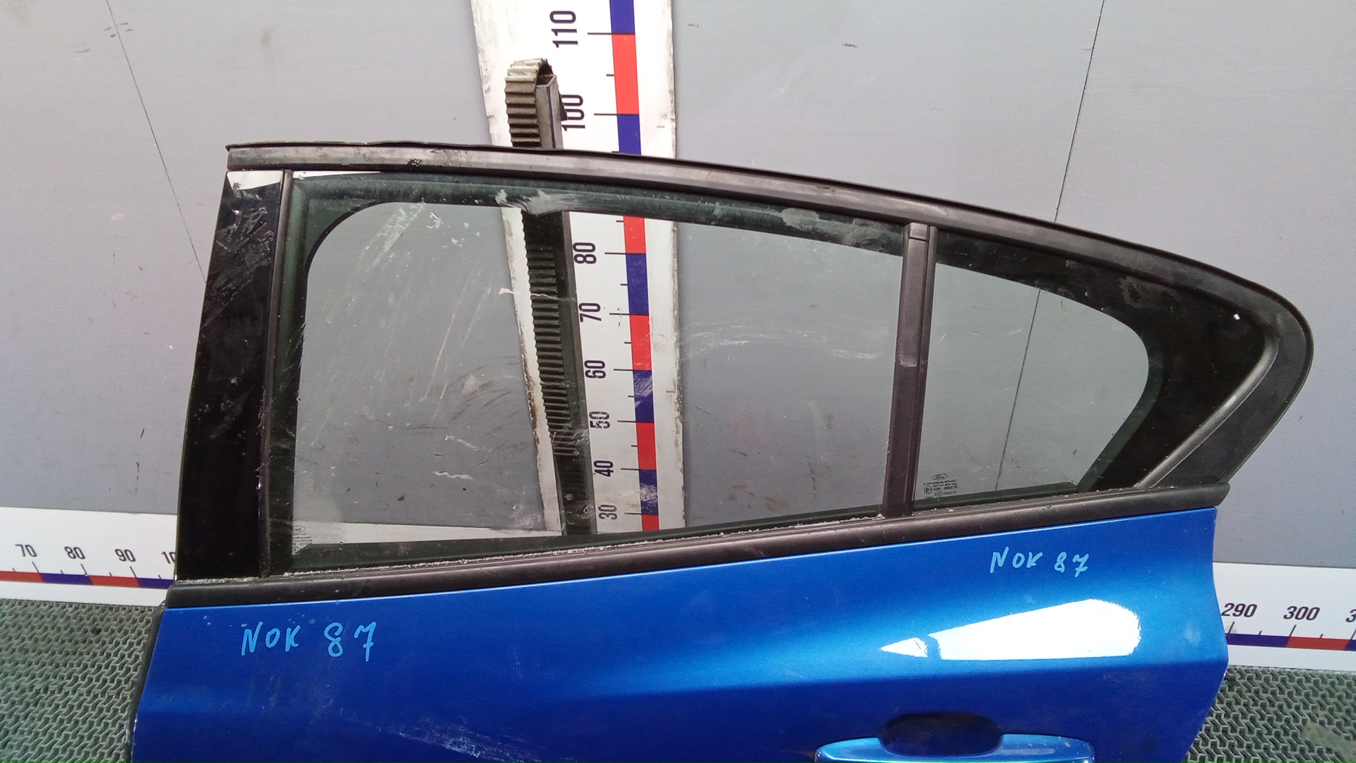 Дверь задняя левая