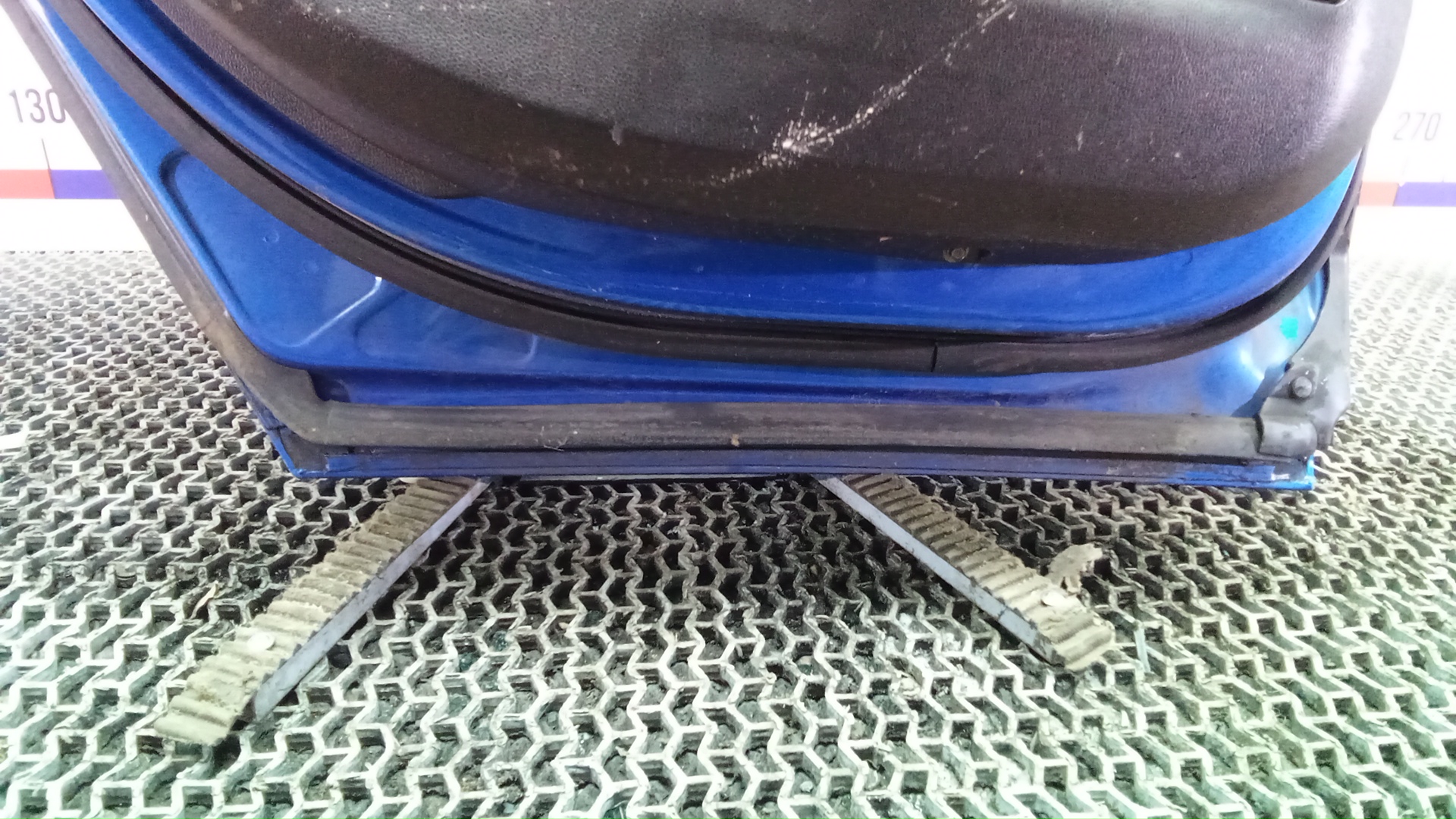 Дверь задняя левая