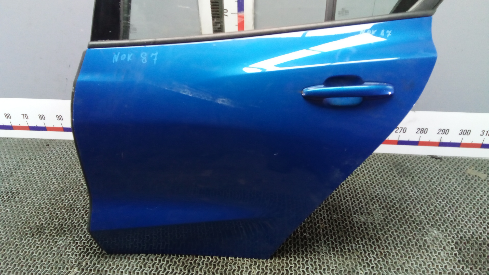 Дверь задняя левая