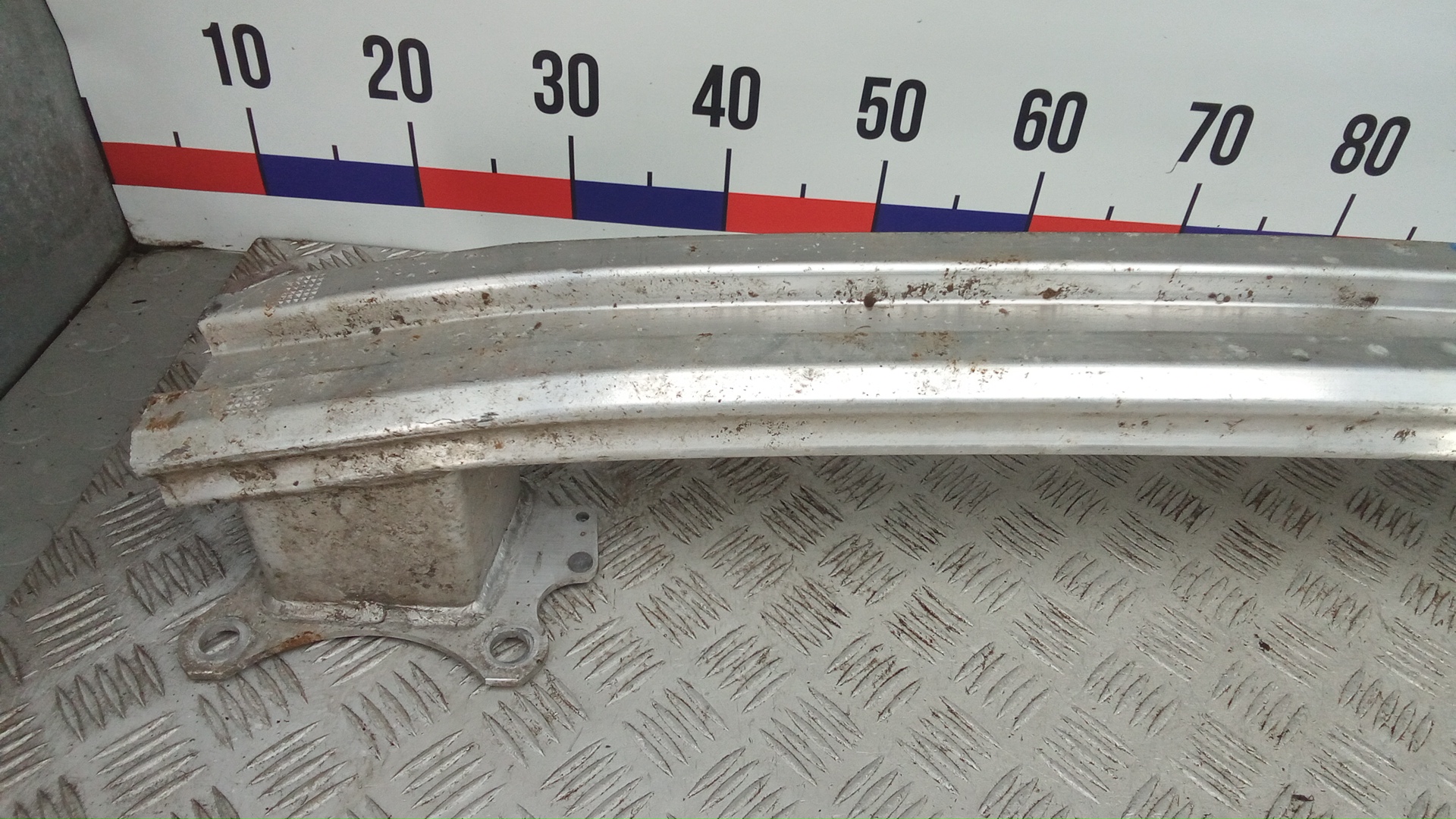 Усилитель заднего бампера