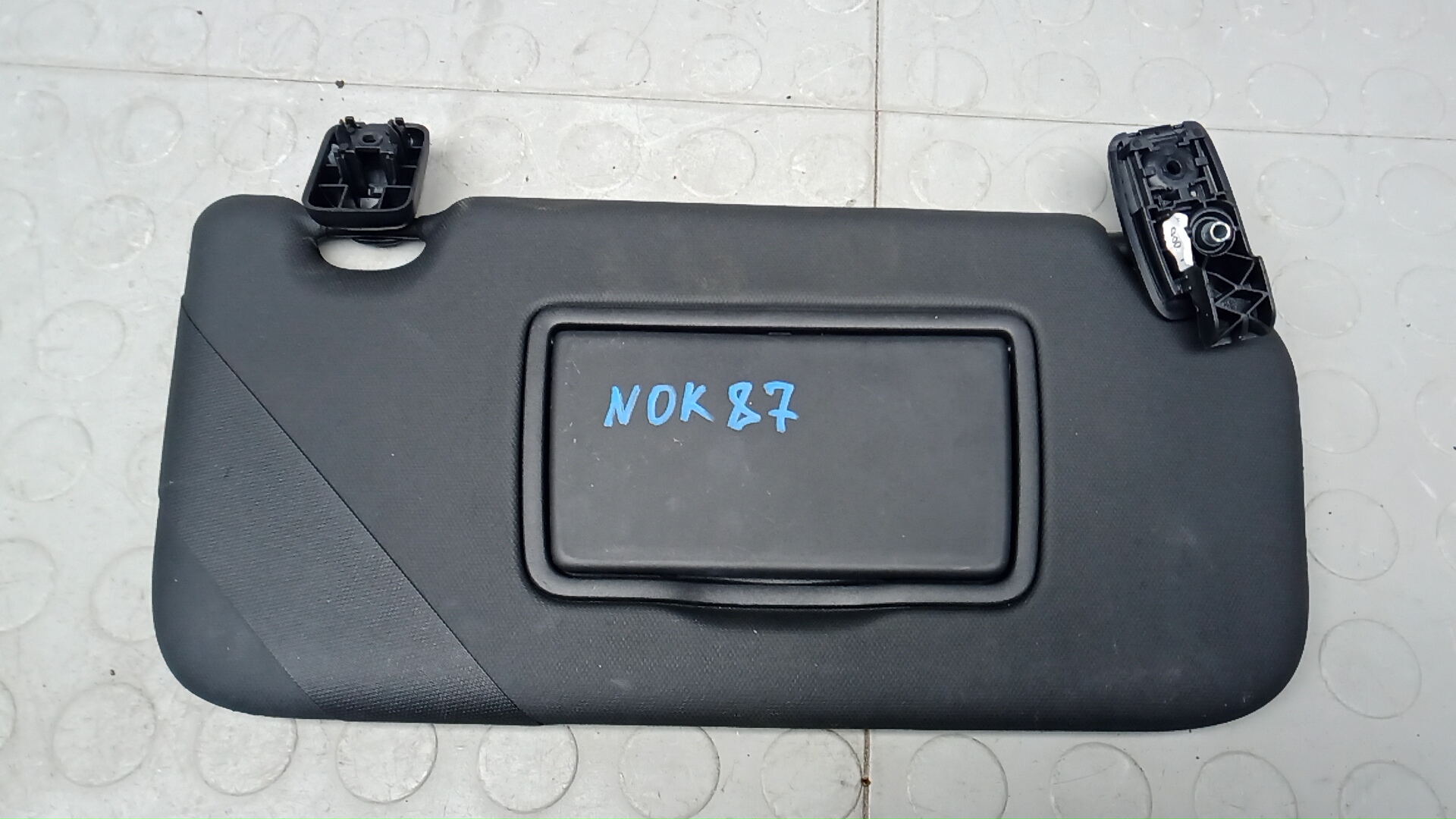 Козырек солнцезащитный