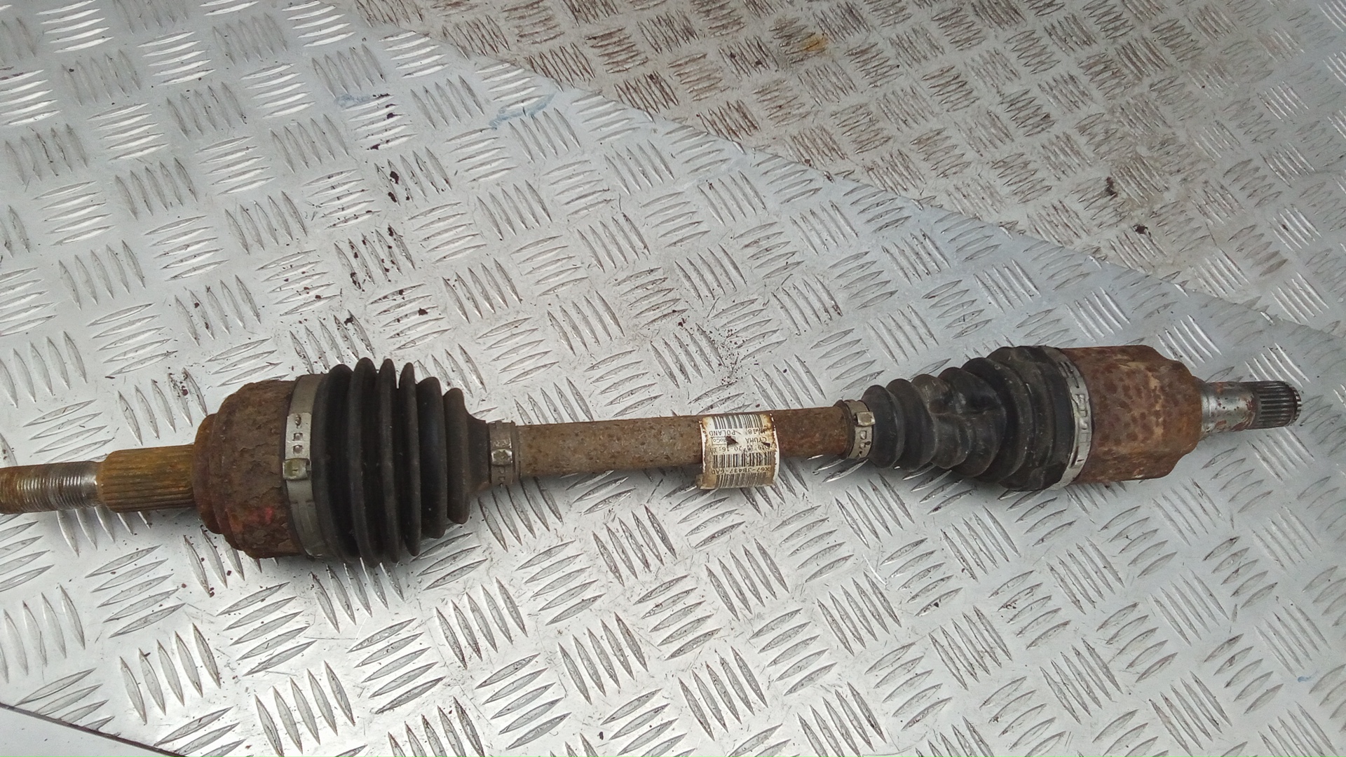 Полуось передняя левая