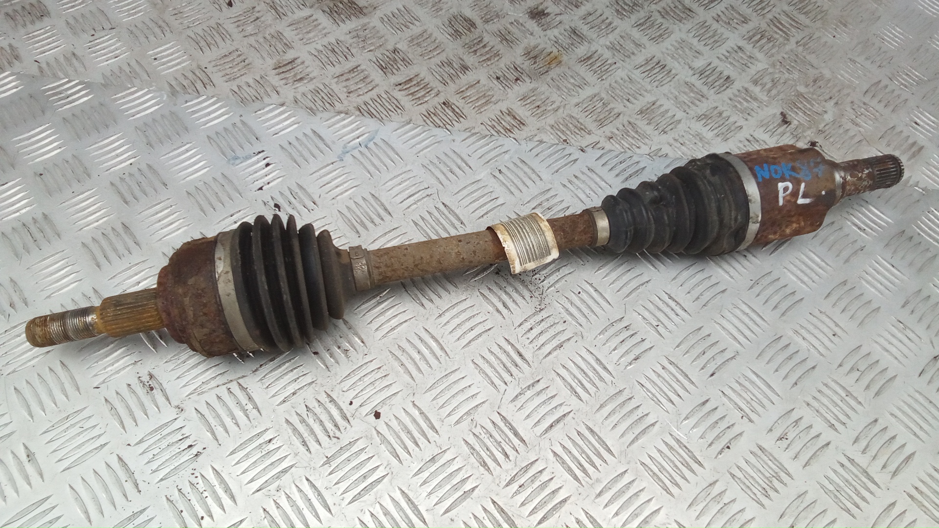 Полуось передняя левая