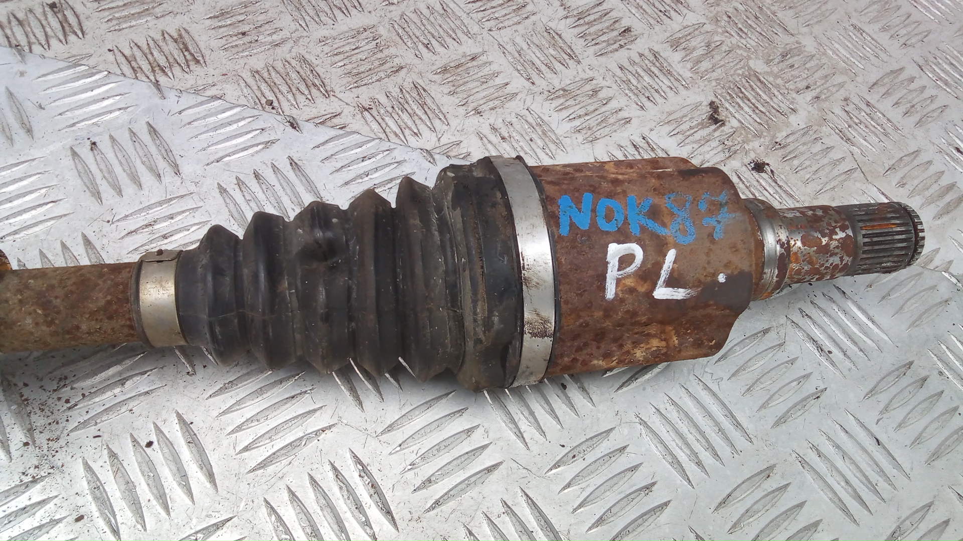 Полуось передняя левая