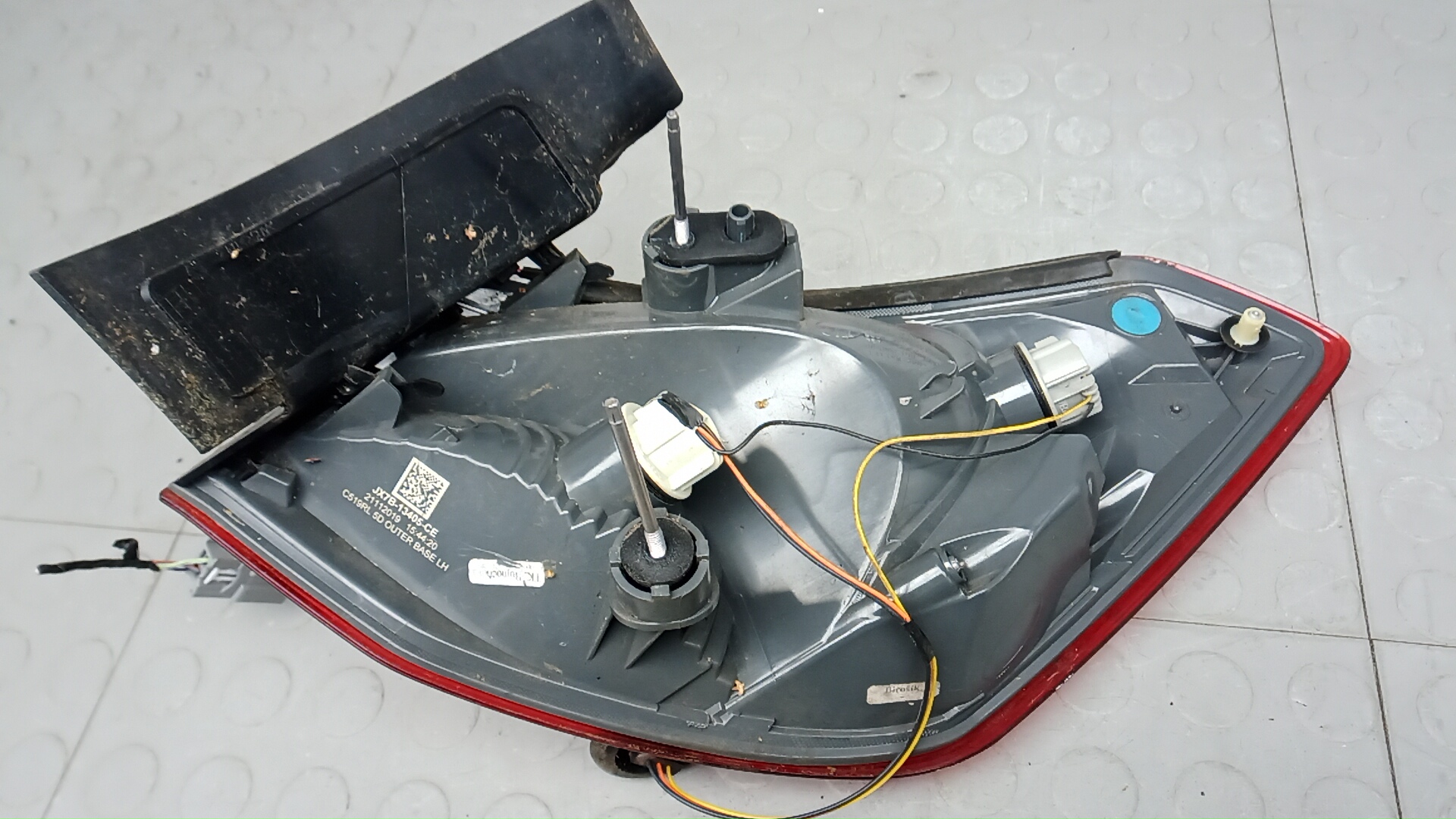 Фонарь задний левый