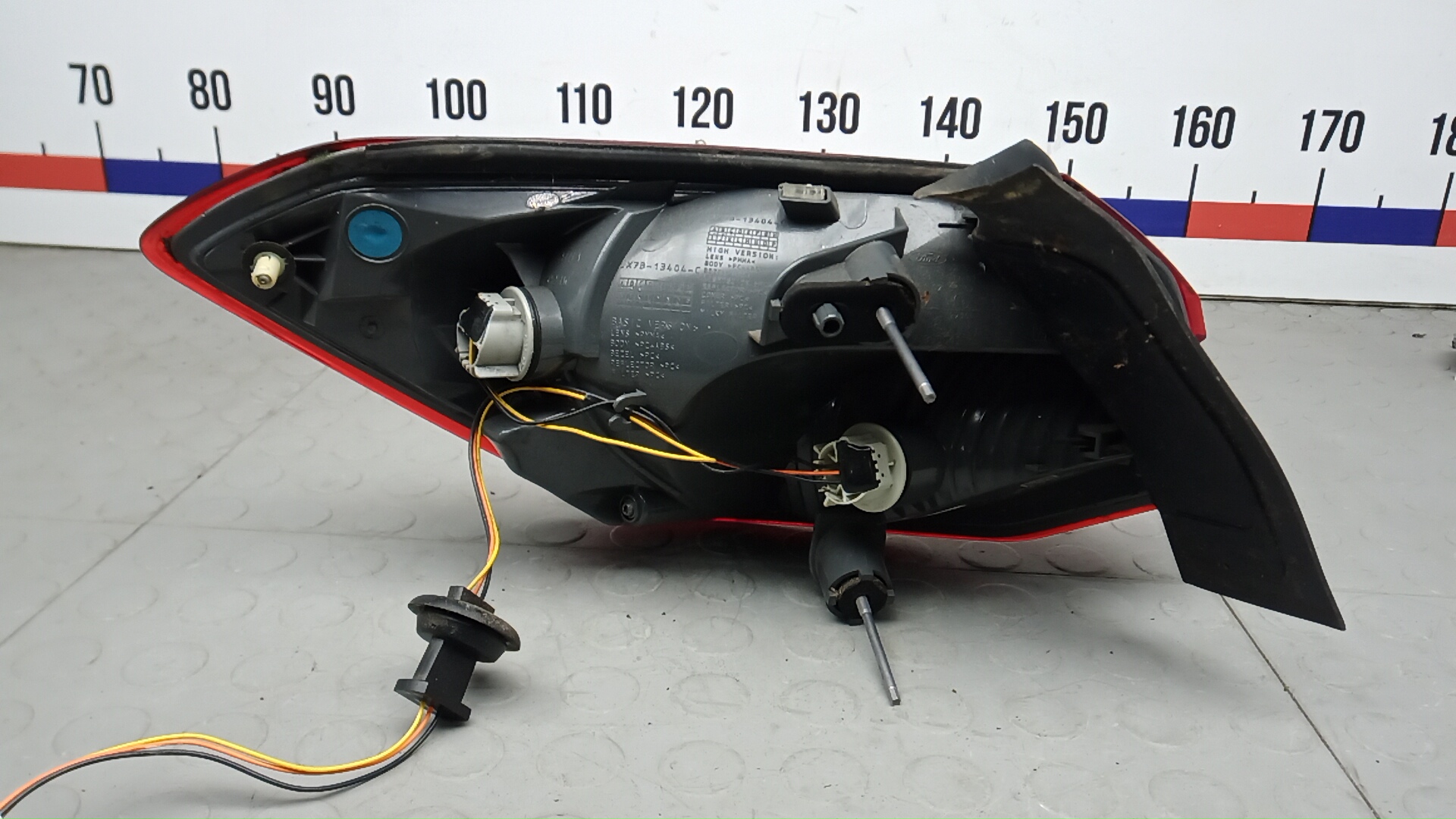 Фонарь задний правый